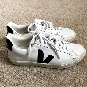 VEJA Size 38 Like New